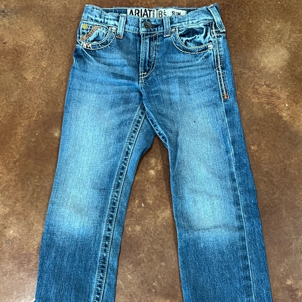 ARIAT BRAND JEANS SIZE 8 SLIM-NEW CONDITION